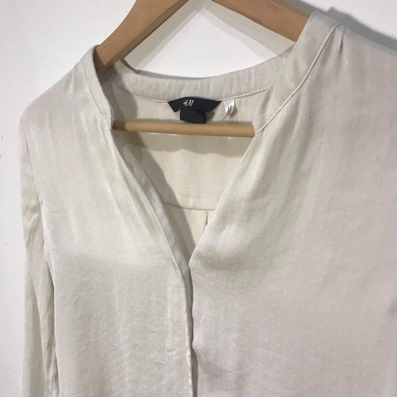 Light classy blouse - Picture 4 of 7